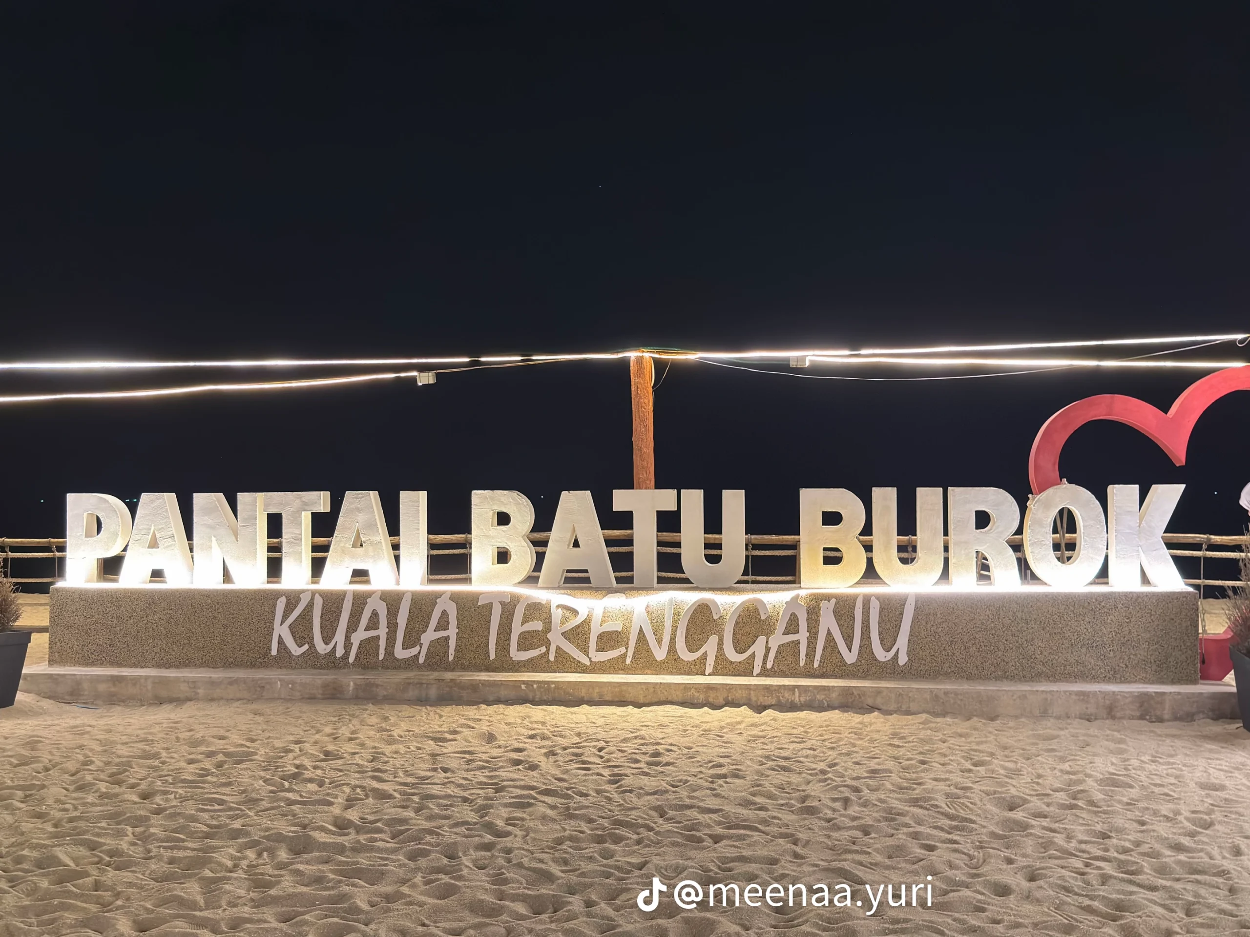 Pantai Batu Burok