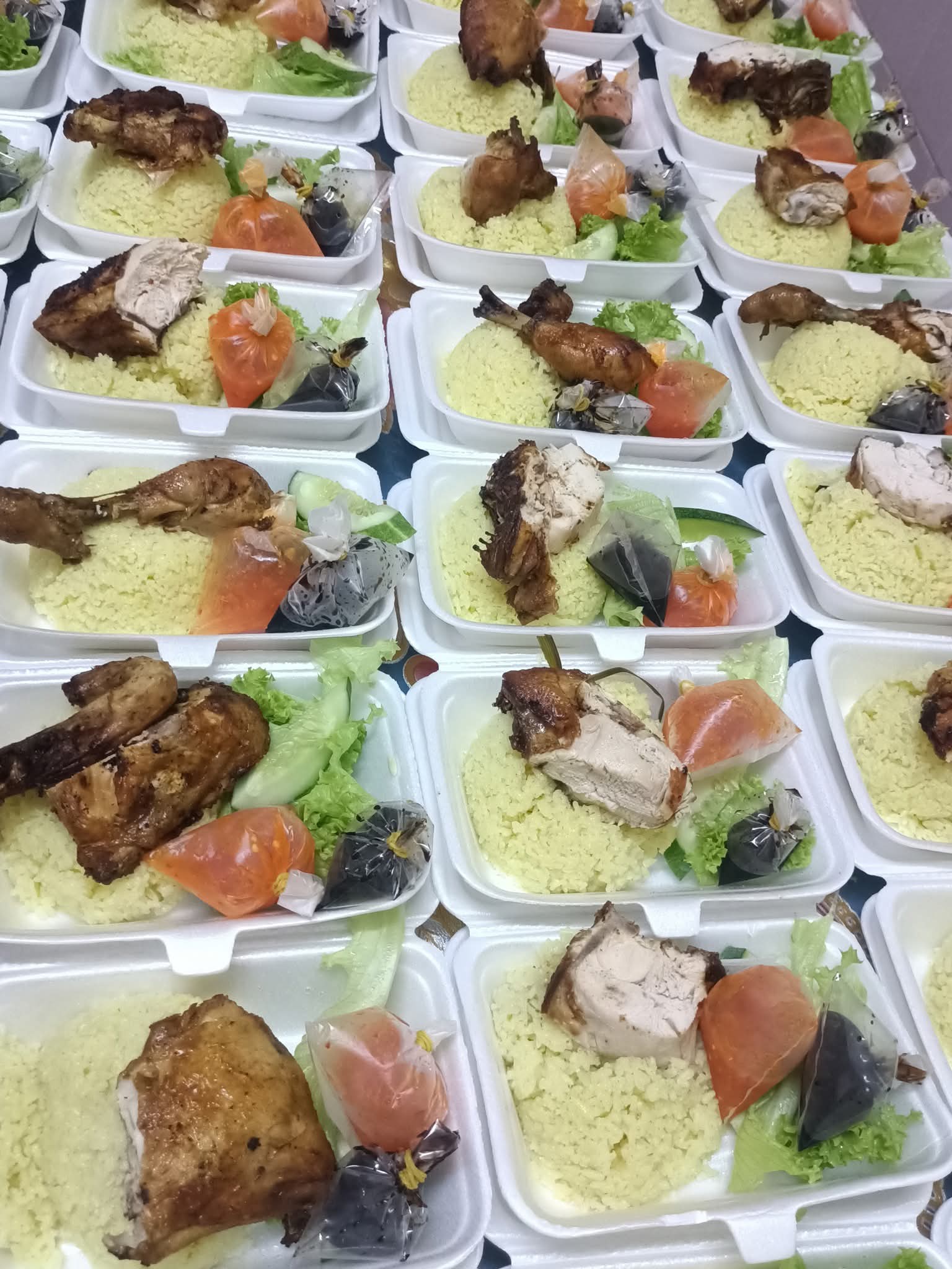 Nasi Ayam Bajet Depan UMT